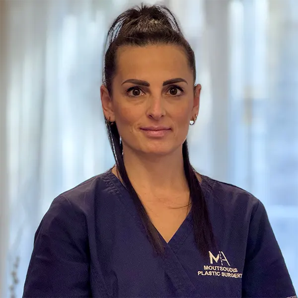 Μαρία Ρούπα – Πτυχιούχος αισθητικός με χρόνια εξειδίκευση στην εφαρμογή τεχνολογιών laser αποτρίχωσης και σε θεραπείες προσώπου και σώματος. 