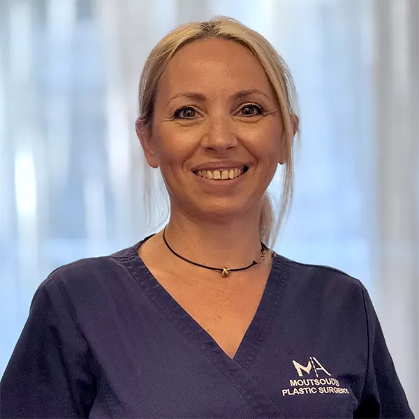 Χαρούλα Πακουλιέρη – Πτυχιούχος ΤΕΙ με πολυετή εμπειρία σε θεραπείες προσώπου και σώματος και πολυάριθμες βραβεύσεις από όλη την Ελλάδα.